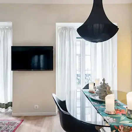 Apartment Deluxe *
